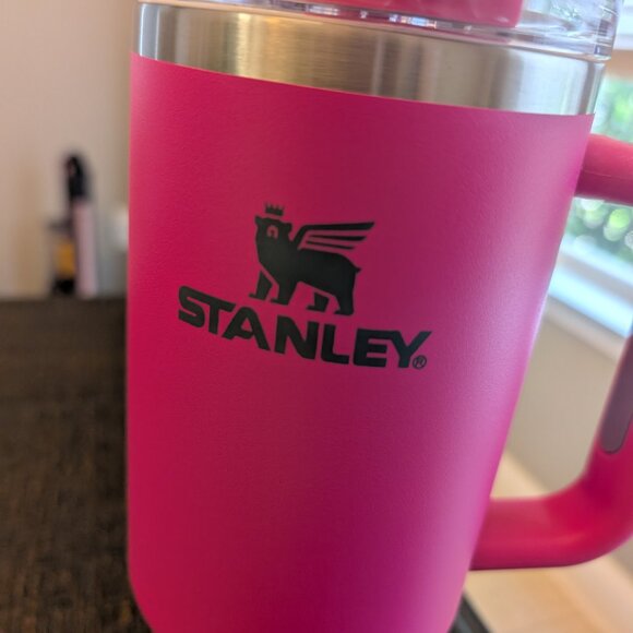 STANLEY QUENCHER H2.0 40OZ- BRIGHT PINK - Picture 2 of 6
